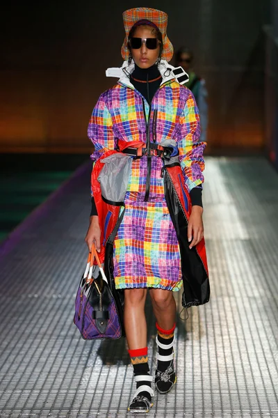 Look 19